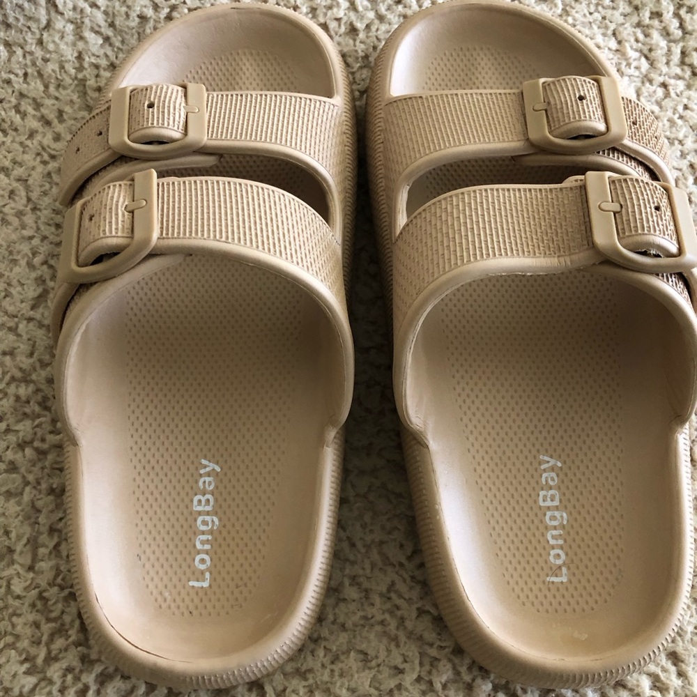 Men or Women Size 7 slides sandals Longbay